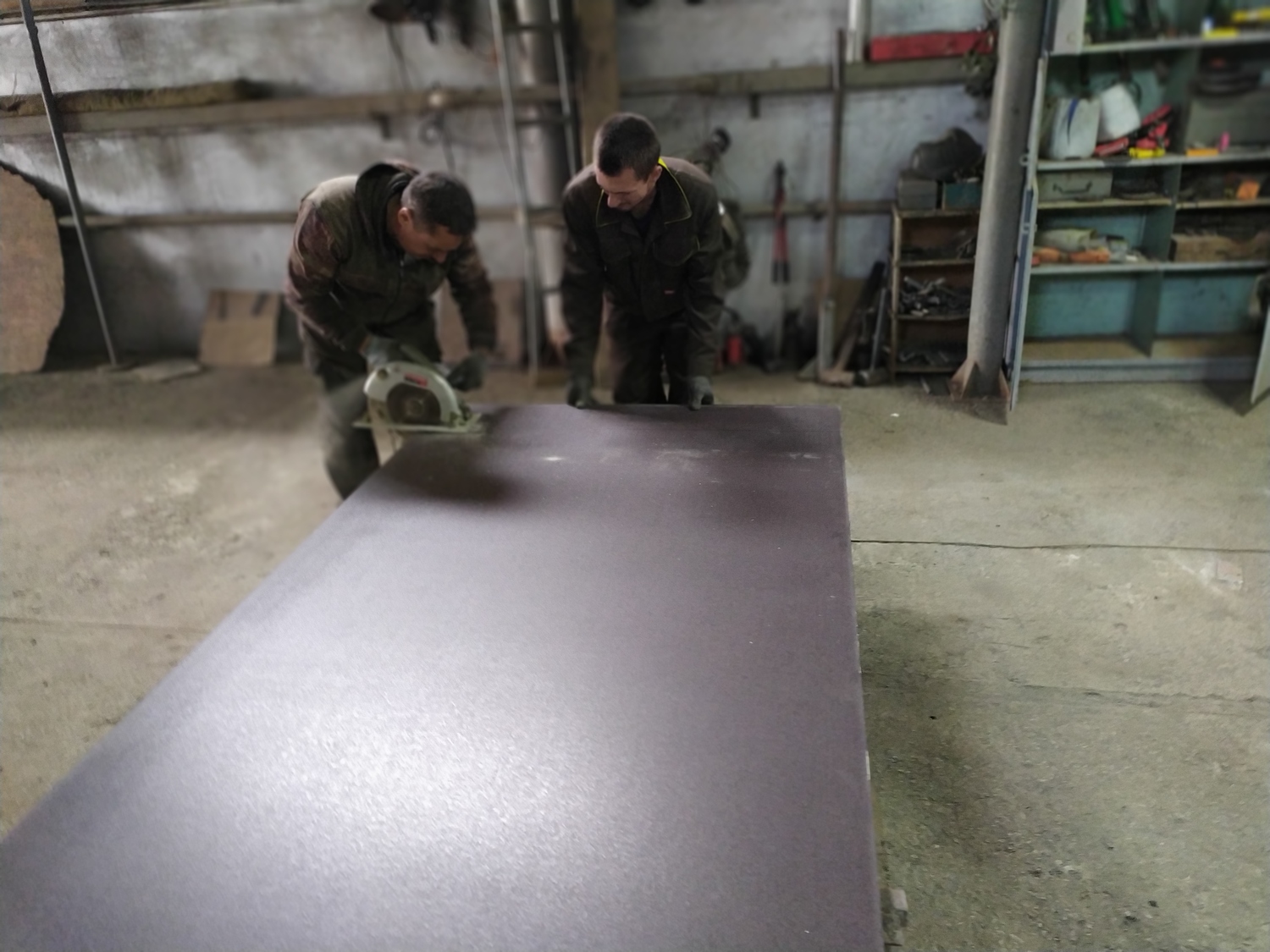 Замена и ремонт пола на грузовом транспорте 