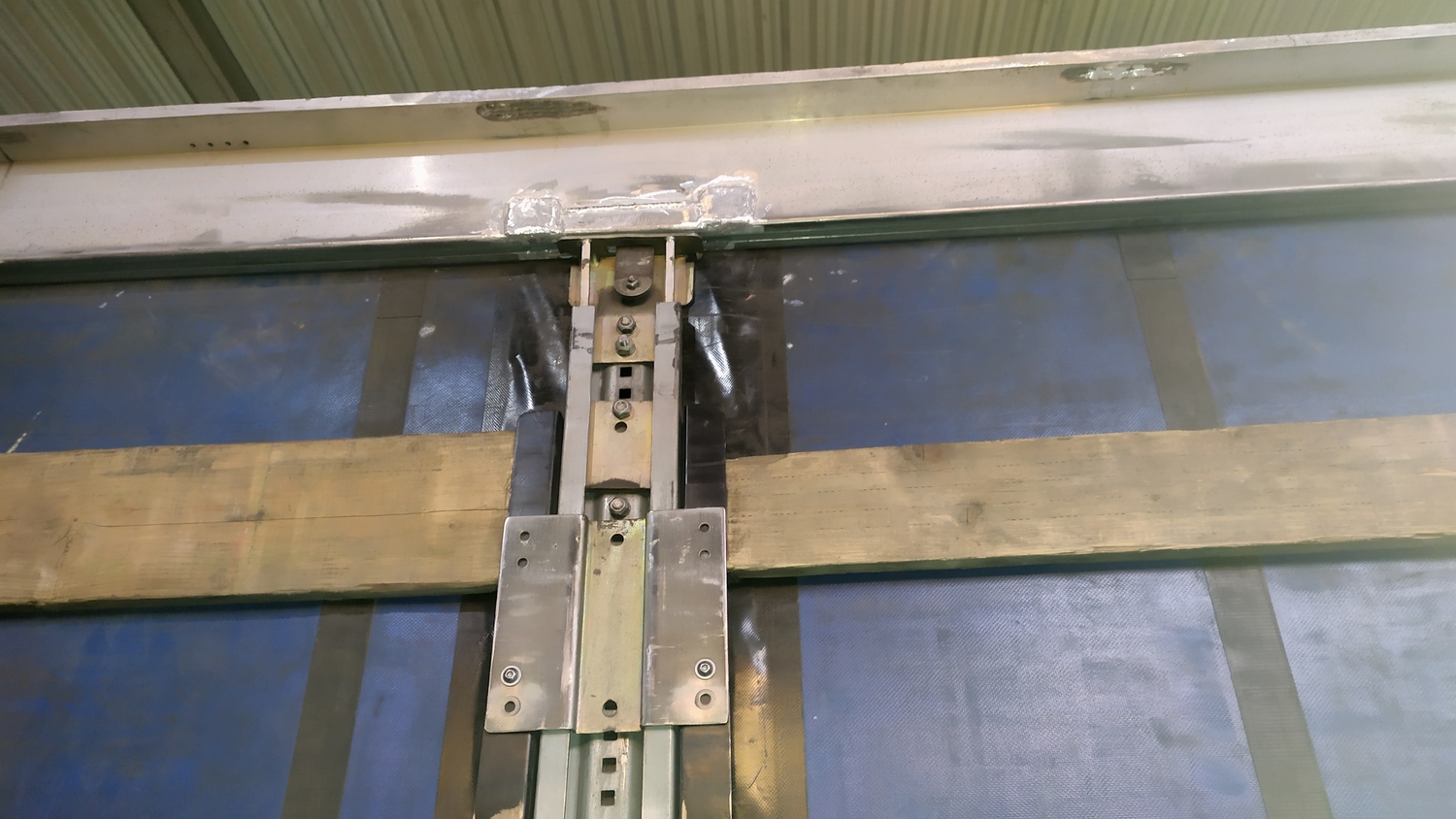 Аргон под стоечный ролик сдвижного мех. 